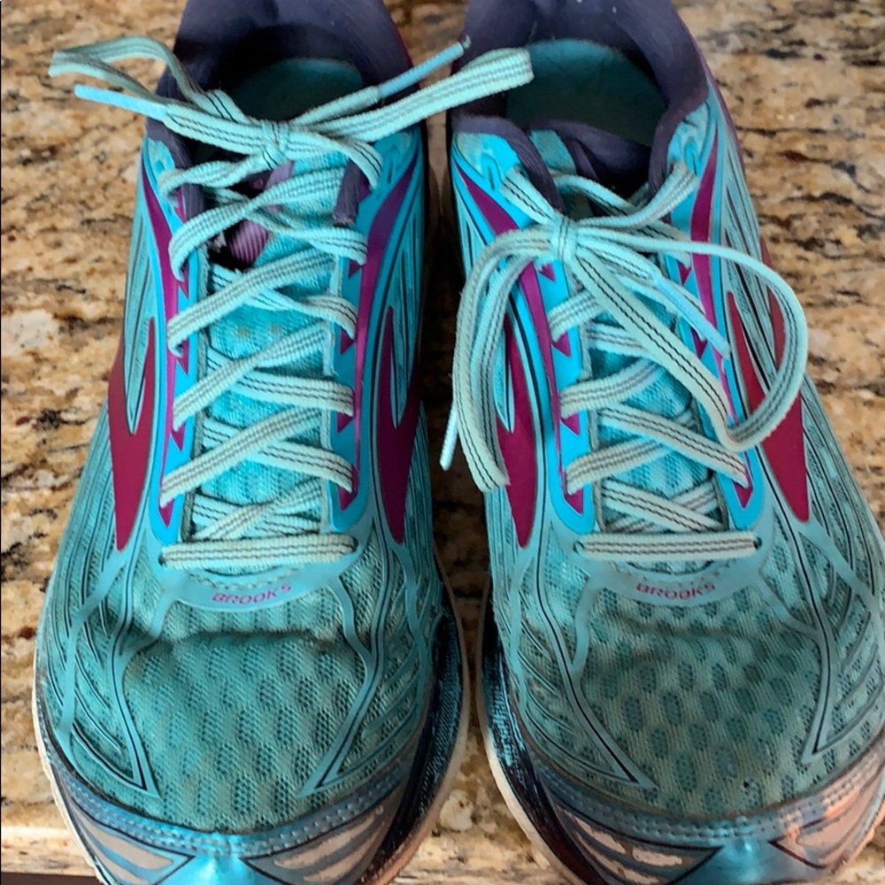 Woman’s brooks shoes